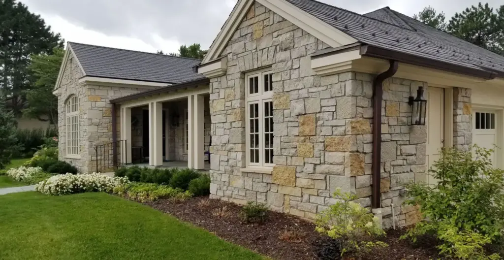 Custom Ashlar and Castle Rock Stone Veneer - Siding and Stone Home